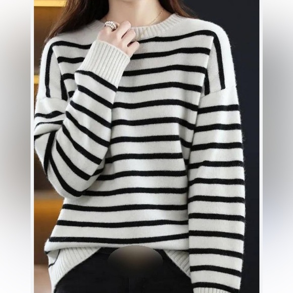 crown & ivy Black and White Striped Sweater - Picture 1 of 15